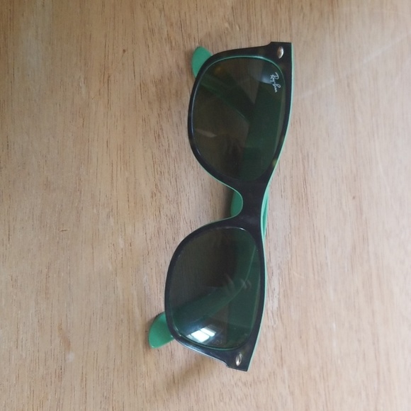 Ladies Ray-Ban sunglasses